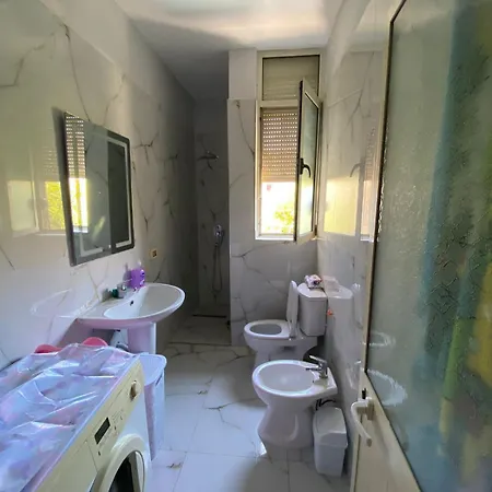 Apartment * גולם